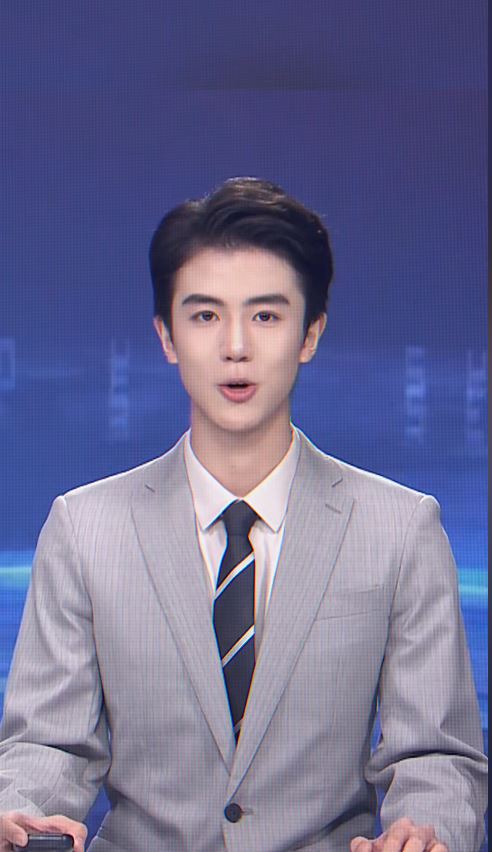 清秀帥氣的新聞主播蘭欽元，出道即人氣急升。