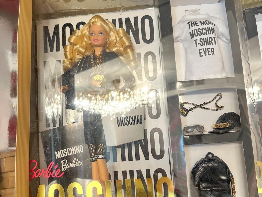 2015年 Moschino Barbie。