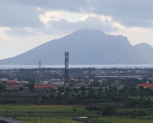 台灣中央研究院研究員經長期監測,證實龜山島為活火山。網圖