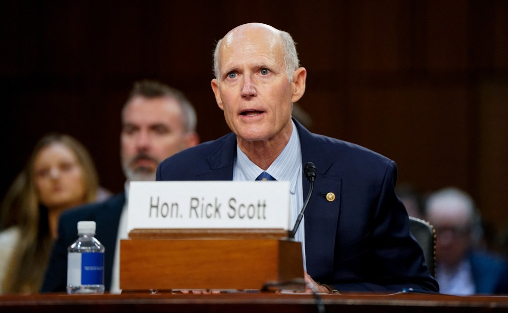 時任參議員Rick Scott。