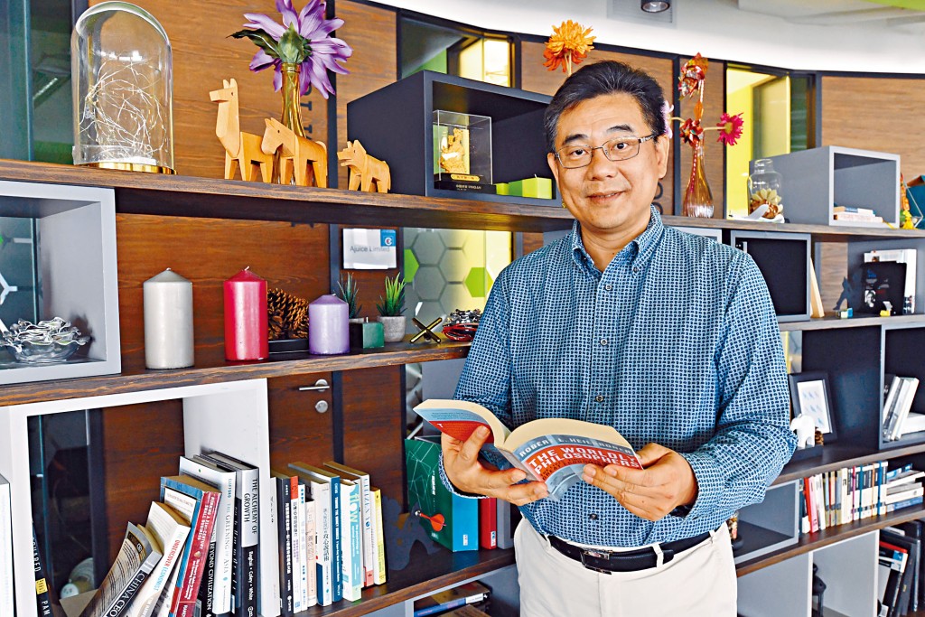 ■前政府资讯科技总监杨德斌表示，现时是推出《香港智慧城市蓝图2.0》的合适时机。