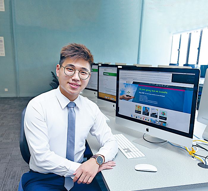 Calvin指恒大商務翻譯課程既提升其雙語能力,又令他學習各個範疇的翻譯工作。