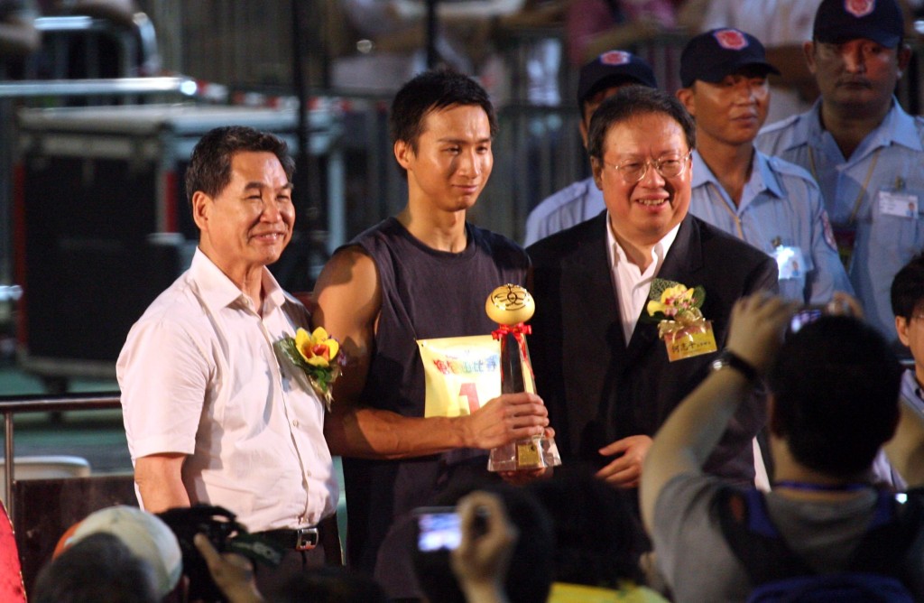 2007年郭嘉明蝉联抢包山冠军。资料图片