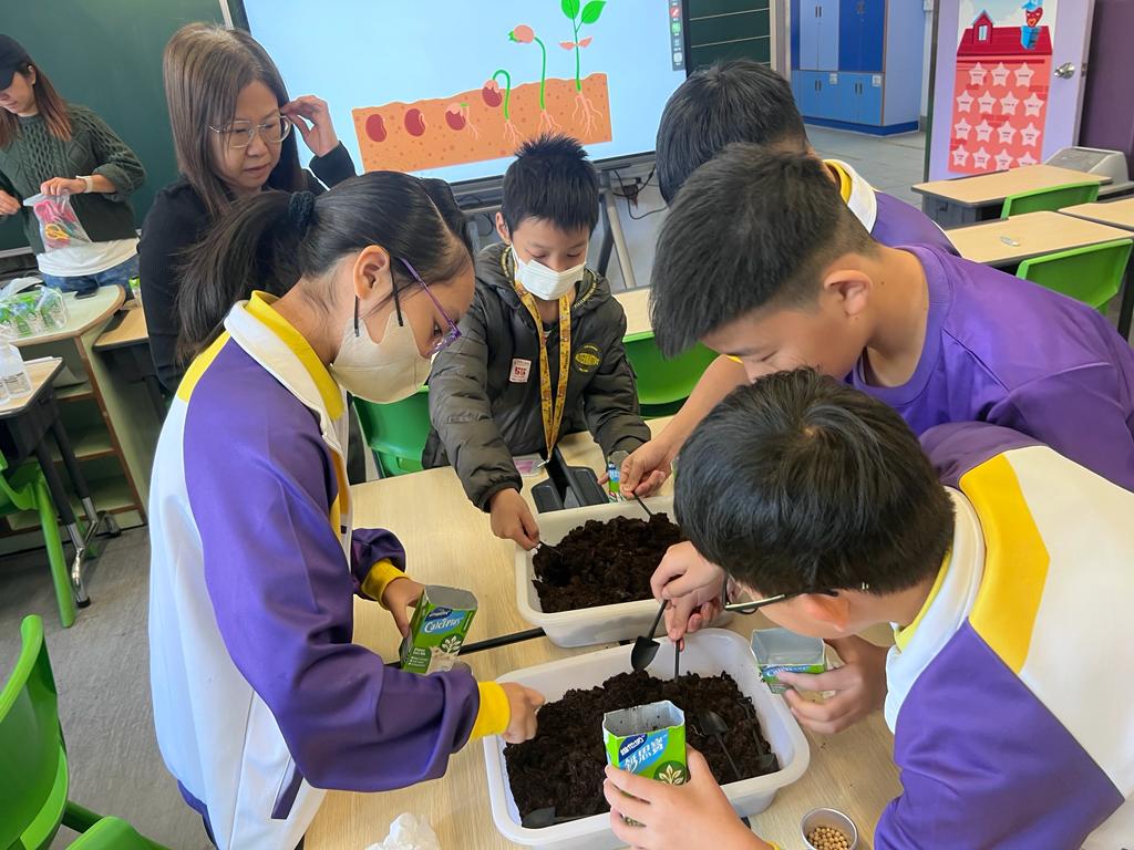 维他奶今年邀得全港超过3,000名学童及其家长参加「营养探索之旅」，认识植物性饮食对于身体和环境的好处