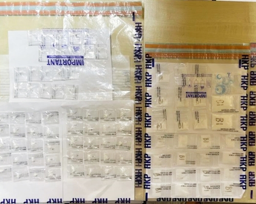 警方於行動中檢獲約21克懷疑霹靂可卡因及約73克懷疑氯胺酮。警方圖片