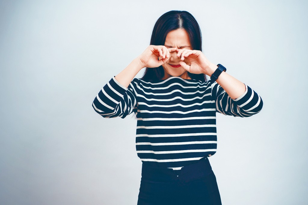 除了流清涕，眼癢亦是常見症狀。