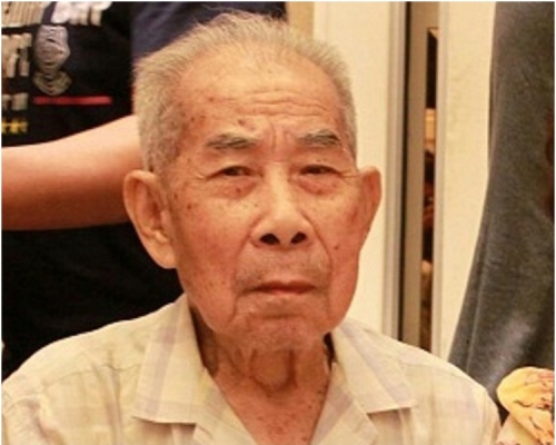 孔蘇身高約1點6米,體重約54公斤,瘦身材,長面型,黃皮膚及蓄短灰白髮。