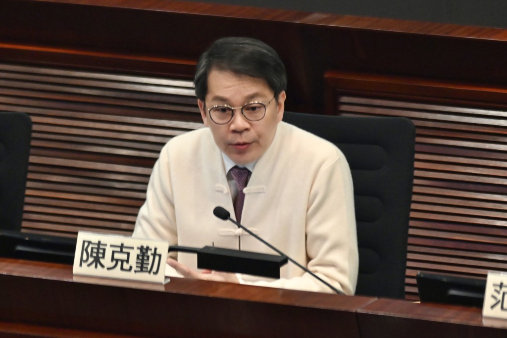 陳克勤指，除宏志閣外，宏福苑7座的災民都有意返回單位。