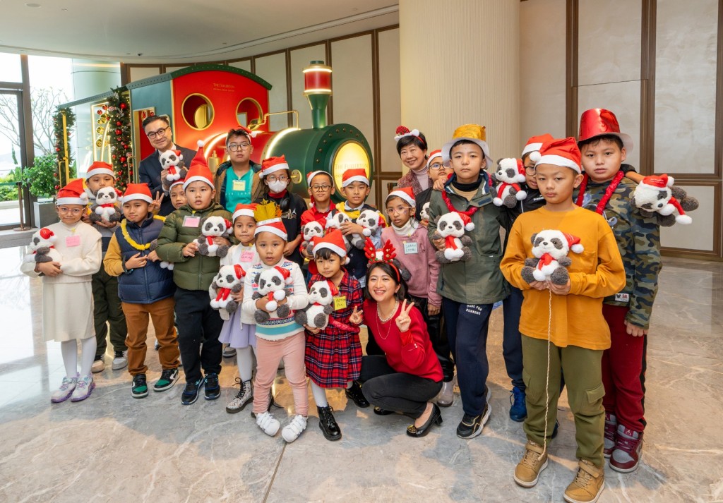 信和集團透過「聖誕愛心大行動 」邀請來自小彬紀念基金會的少數族裔兒童和家長，到香港海洋公園富麗敦酒店共享自助餐，與升級再造工作坊，慶祝聖誕。信和提供