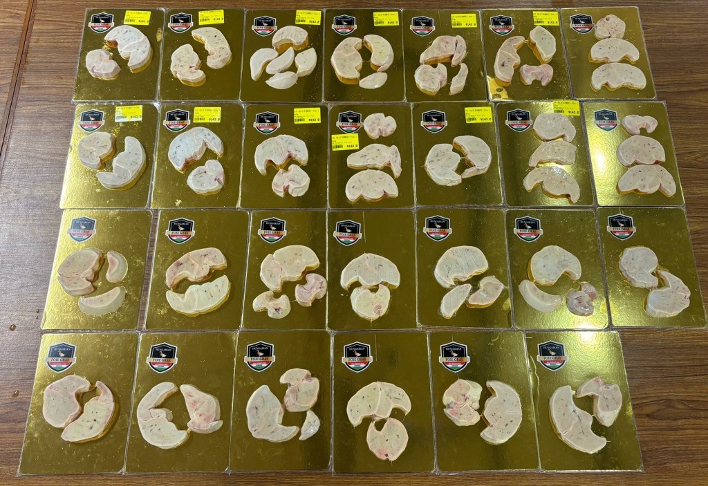 图示一款声称为鹅肝但政府化验所化验结果显示为鸭肝的产品。海关图片