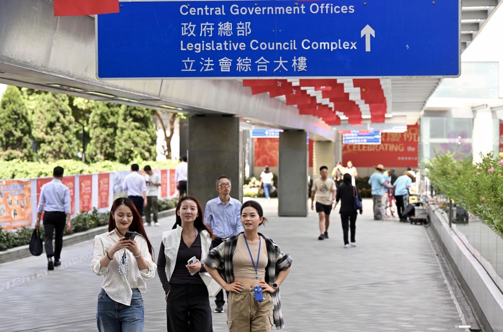 若發生嚴重事件，個案將交由公務員敘用委員會領導的專責小組進行調查。資料圖片