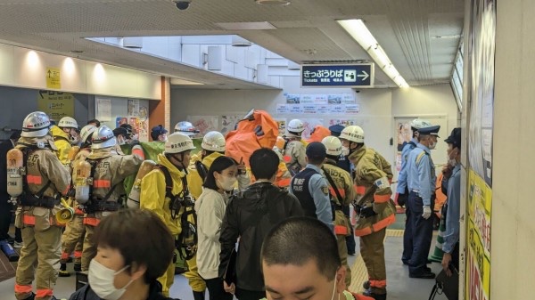 事发后大批消防员接报到场。(灾害火灾画像速报ニュース2@twitter)