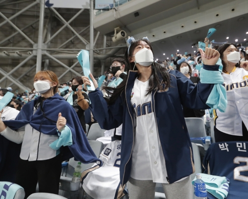 南韓連續三天增逾300人確診。ap圖
