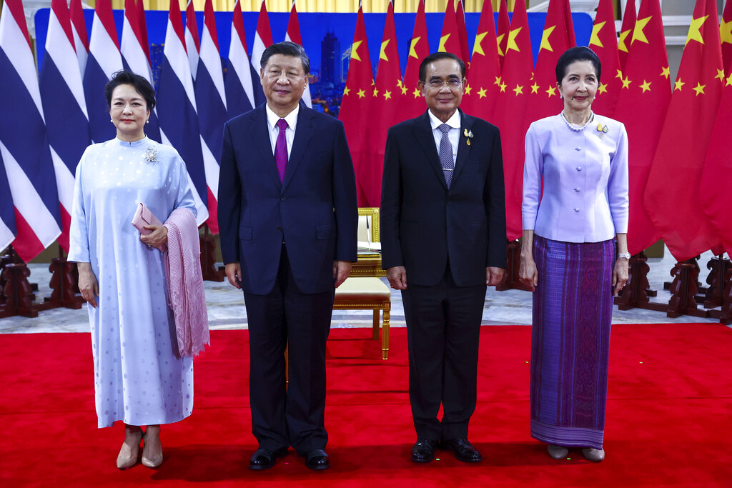 國家主席習近平在曼谷首相府同泰國首相巴育舉行會談。AP圖片