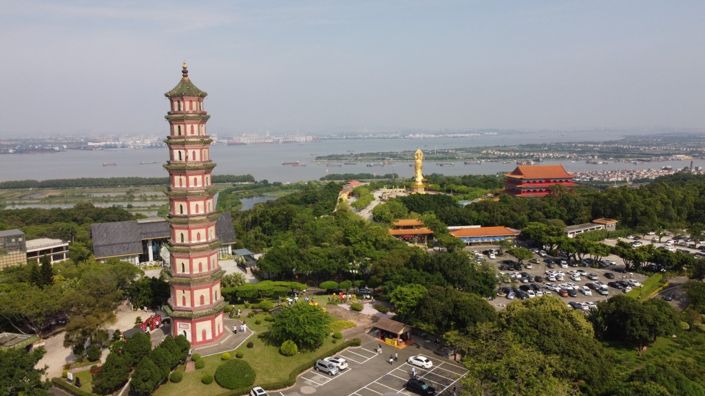 蓮花塔建成於1612年（時值明代萬曆年間），屹立400餘年。坐落於珠江入海口，見證了近代中國人民抗擊外來侵略的歷史。