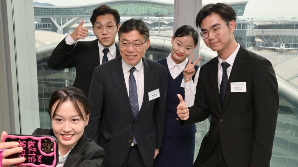 林世雄指年末將安排更多大灣區青年到機場實習。林世雄網誌圖片