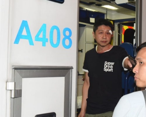 醉漢遭圍毆。
