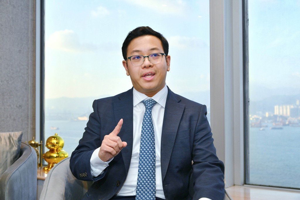 馮煒洸表示，重磅新股Anthropic上市在即，恐吸走市場大量資金，建議投資者及早做好「防風措施」。