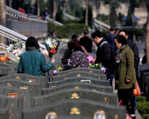 新冠肺炎疫情下內地多個城市都推出限制掃墓措施。網圖