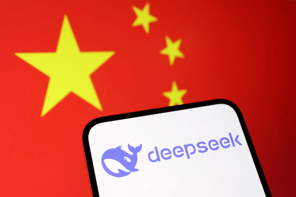  DeepSeek一夕竄紅，其開發的人工智慧模型標榜低成本、高性能，且採用開源模型，支援免費商用、任意修改和衍生開發等。 路透社