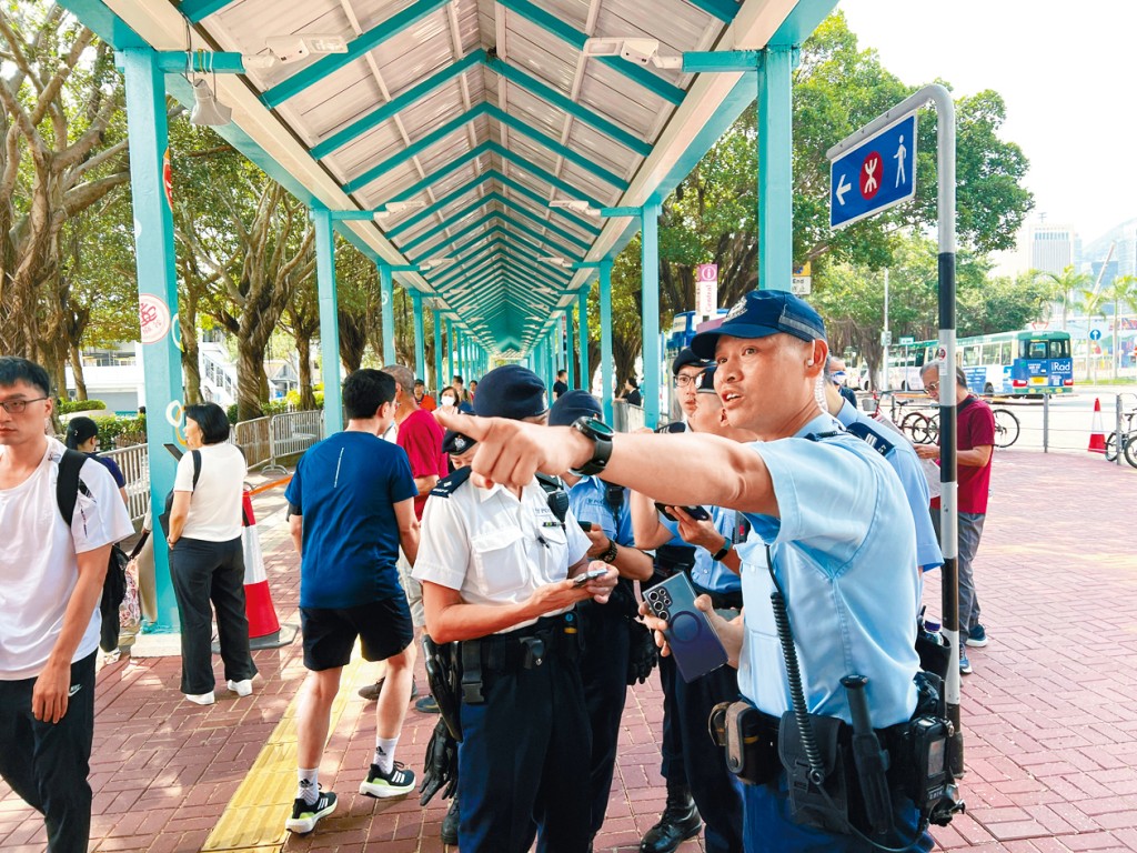 中區警區公眾活動小隊警長阿雄指，處理公眾活動不能有絲毫怠慢，要將風險減到最低，保障市民安全。