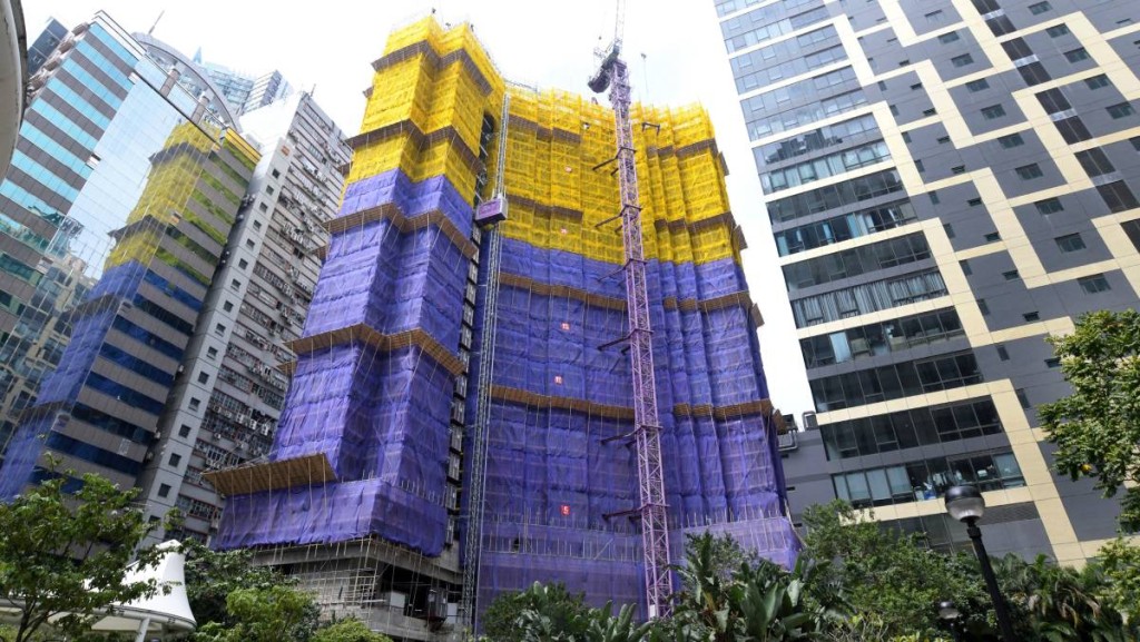 形瑨位于荃湾横窝仔街21号，项目关键日期为2027年4月30日，楼花期不足13个月。