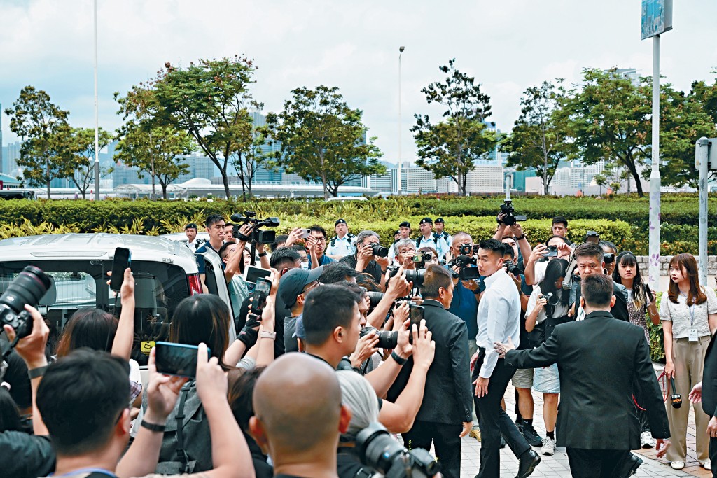 大埔宏福苑火灾独立委员会昨举行第11场听证会，传召4名消防处人员作供。