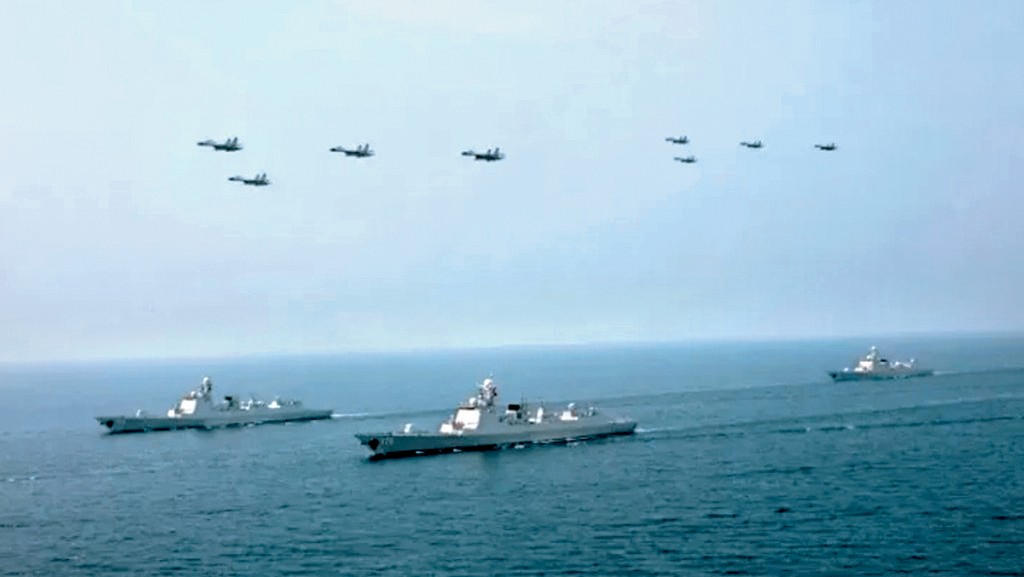 大陆军事专家认为，解放军今次的围台军演，实战氛围更浓。