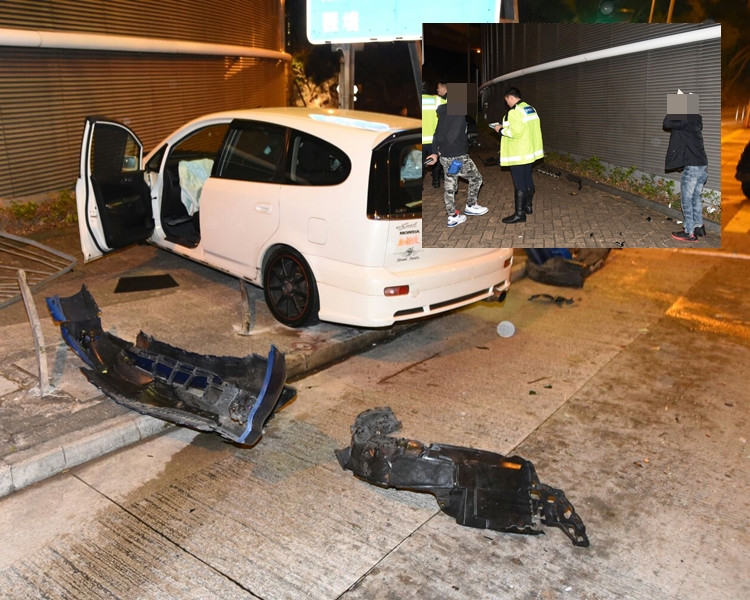 白色七人車衝上行人路。