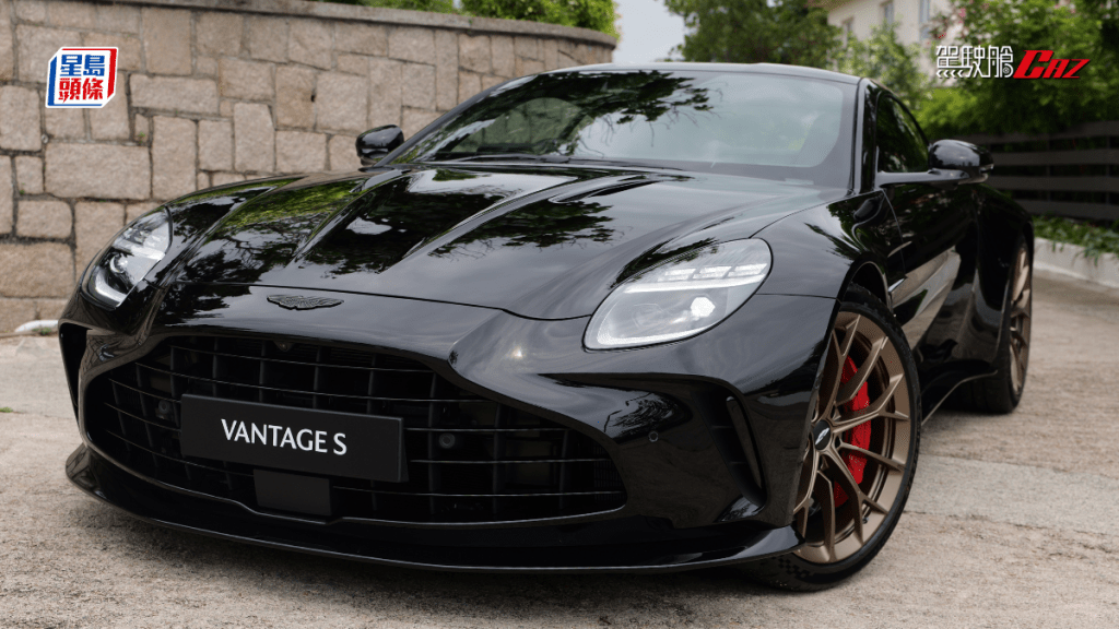 2026年新版Aston Martin Vantage S超跑首輛抵港，內外更新升級，馬力增至680ps，首批以限定優惠價278萬元起發售。