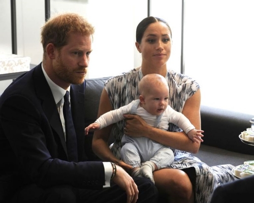 哈里王子和夫人梅根一家三口到加拿大度聖誕。AP 