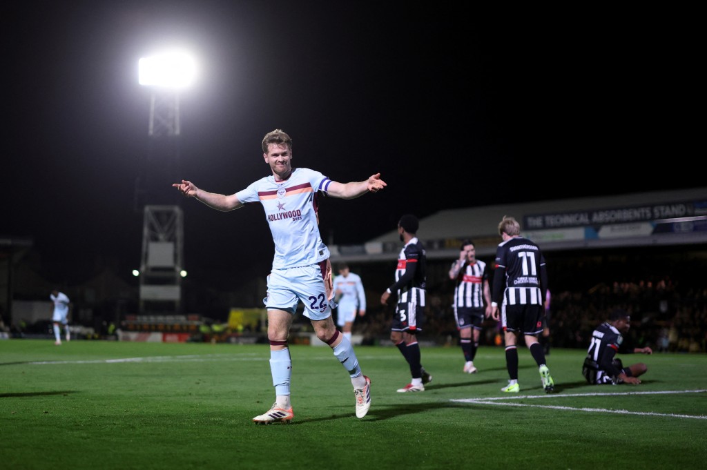 賓福特以5：0大勝甘士比。路透社