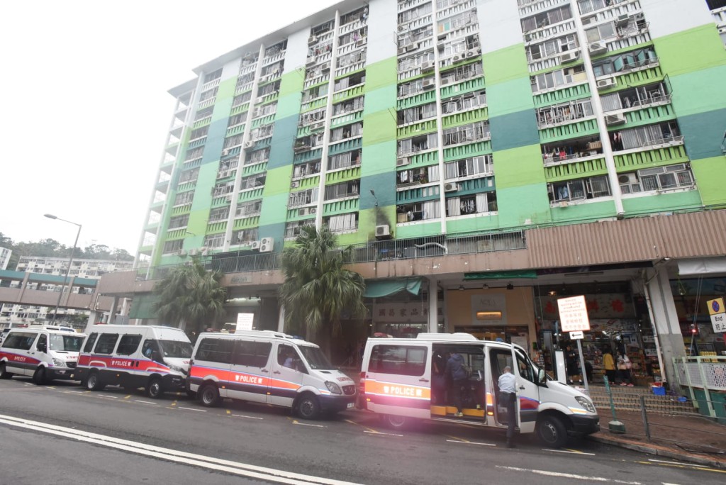 警員到南山邨調查