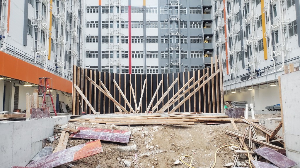位於牛頭角彩興路的「簡約公屋」快將 落成入伙,有心急的申請人早前到附近 實地視察,並在網上慷慨公開「踩點圖」。fb「公屋討論區 - 香港facebook群組」截圖 位於牛頭角彩興路的「簡約公屋」快將 落成入伙,有心急的申請人早前到附近 實地視察,並在網上慷慨公開「踩點圖」。fb「公屋討論區 - 香港facebook群組」截圖