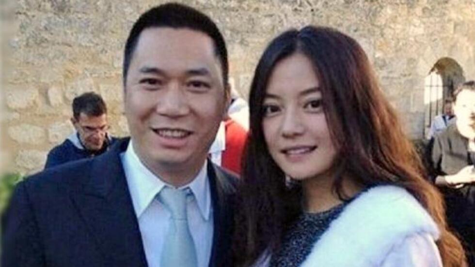 全球最大電詐園區「揸fit人」佘智江，是趙薇前夫黃有龍（左）的表弟。微博