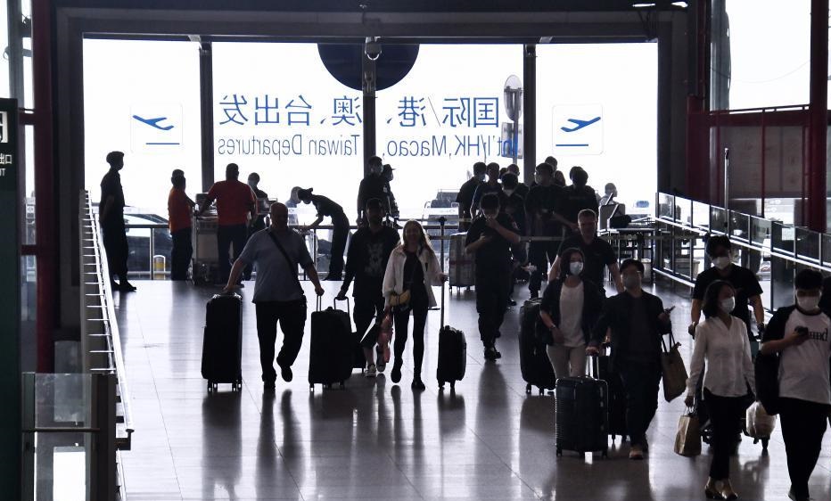 取消入境「黑碼」將更便利旅客入境中國。新華社