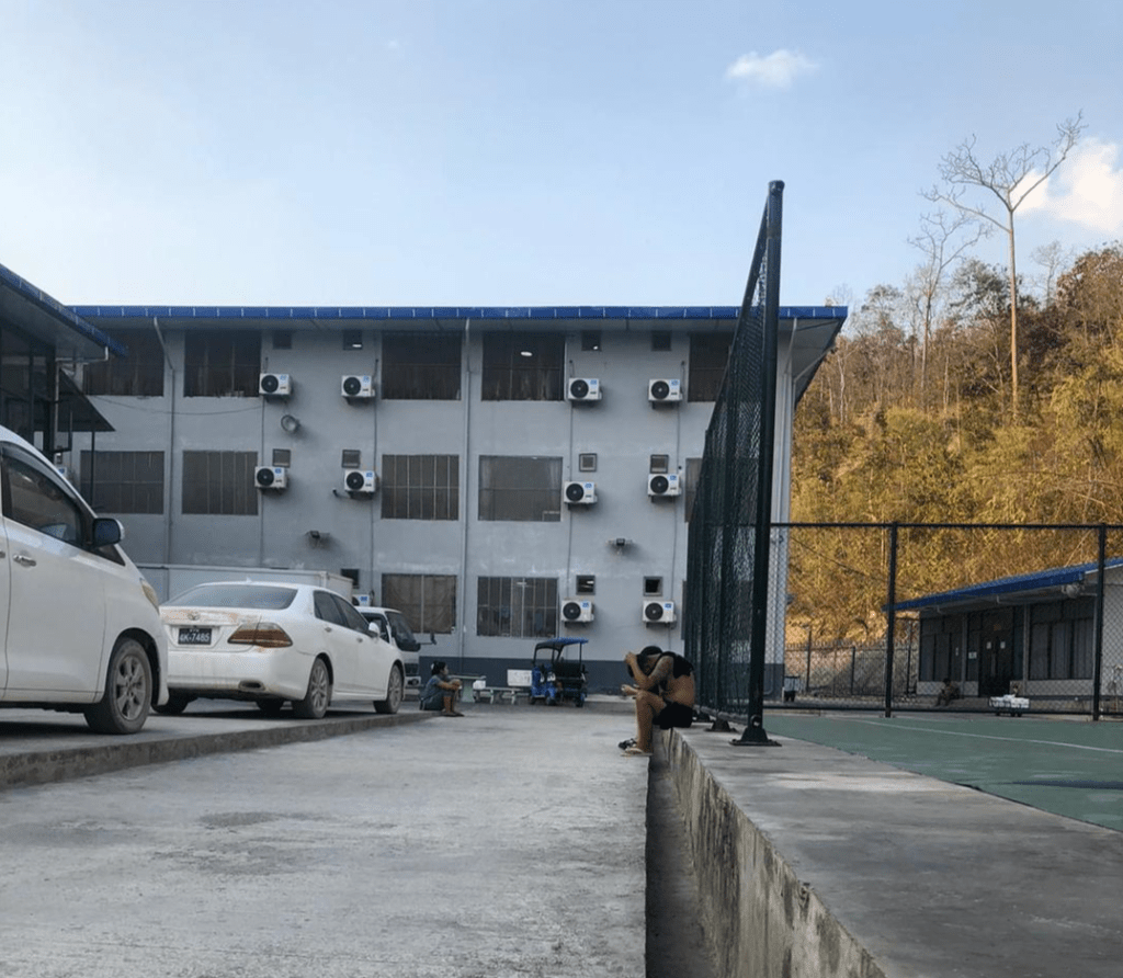 KK园区5公里外深山被发现有新的电骗园区“青松园区”。红星新闻