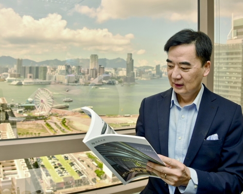 加入公關行業超過三十年的關則輝認為，公關應具備洞察力，阻止公關災難爆發。