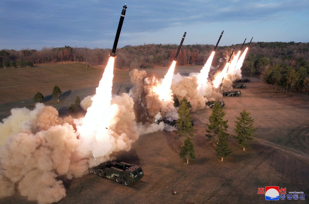 北韩3月进行火炮射击演习。路透社