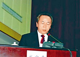 ■重庆前二中院副院长身亡。