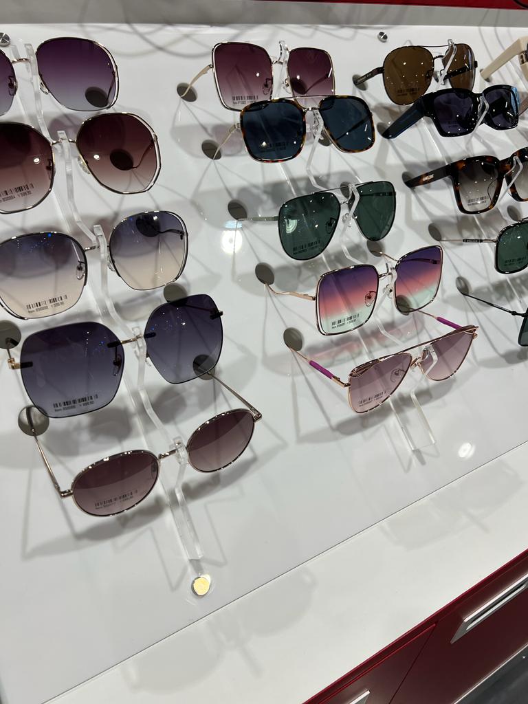 多款太陽眼鏡。