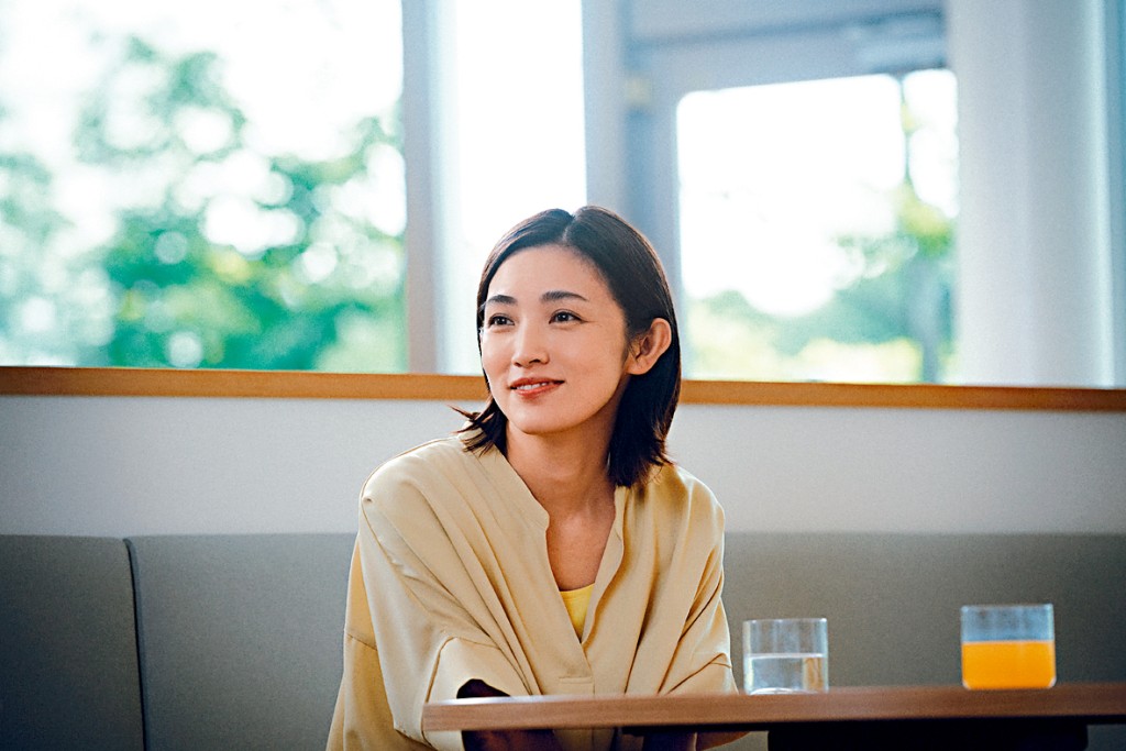 星野真里演母親,兒子是仿生人。 星野真里演母親,兒子是仿生人。