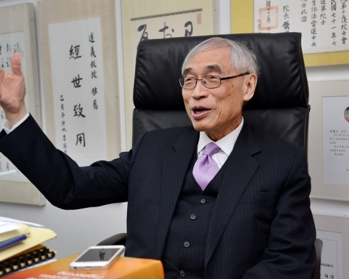 劉遵義認為特朗普看來已無意把達成協議作為其爭取連任的加分工具。