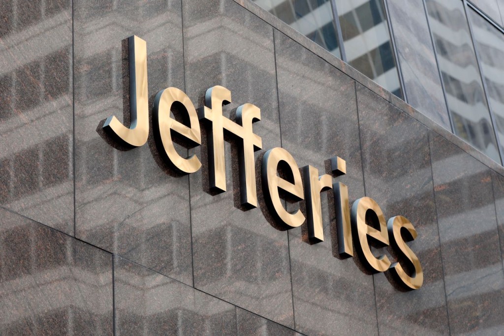 華爾街投行富瑞（Jefferies）表示，美國勞動力市場發生重大轉變的時刻已經到來，更指聯儲局可能在9月例行會議前突然減息。