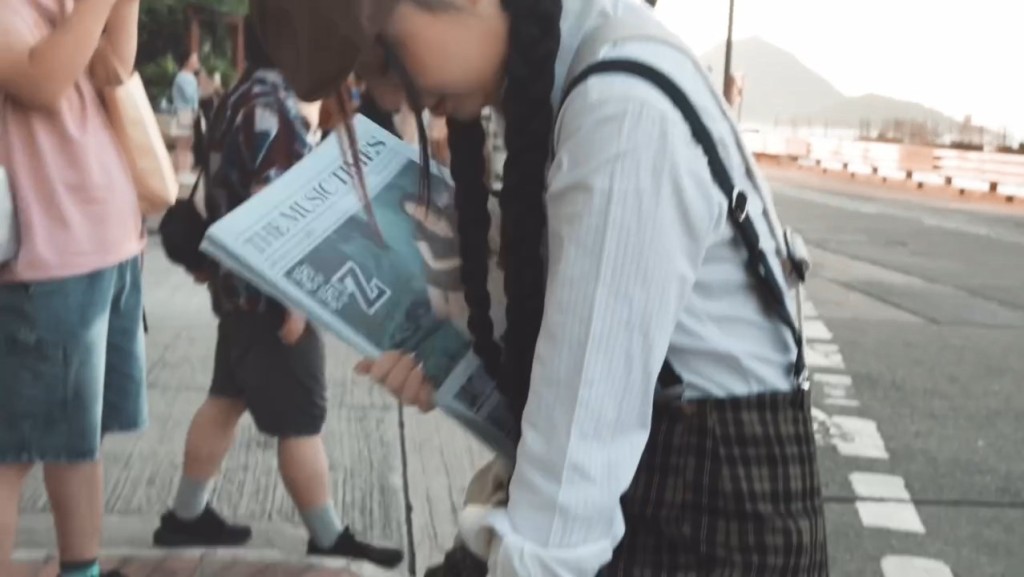 甄濟如表現出看似氣餒的樣子，但她很快就收拾心情，再找下個目標繼續宣傳。