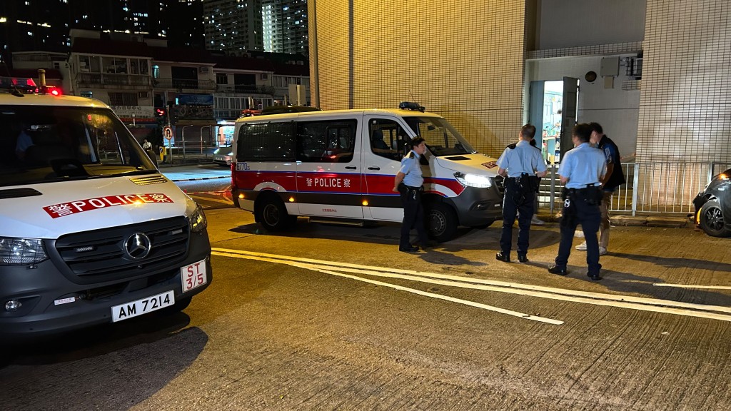 警方調查後初步相信其報案內容與事實不符，並在涉事車輛內搜出懷疑毒品，拘捕一名37歲男子。蔡楚輝攝