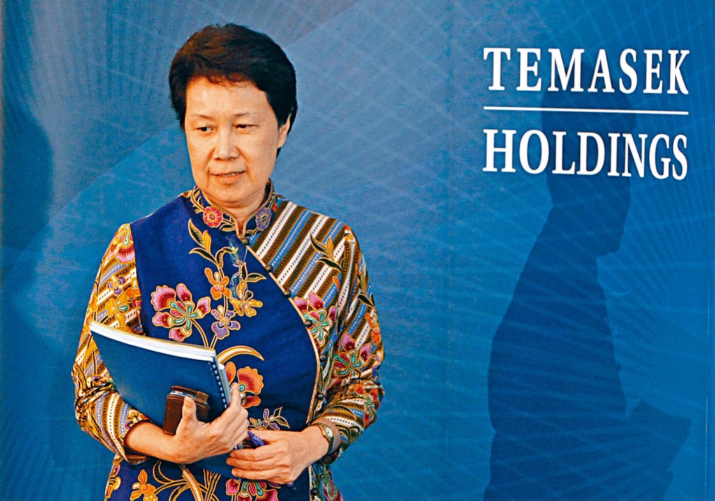 二〇〇四年起出任淡馬錫行政總裁的何晶，是新加坡總理李顯龍的妻子。