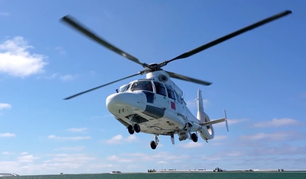 中國海警「秀山艦（2305）」編隊繼續執行台灣島以東海域執法巡查。中國海警