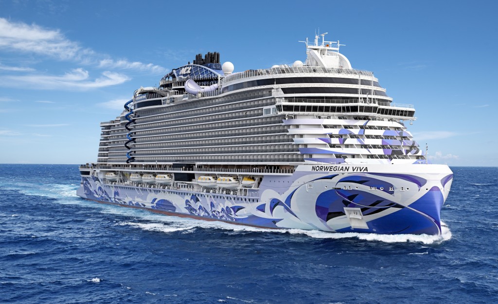 2023年6月啟航的「挪威非凡號」，載客量超過3000人，職員人數1388人，排水量為142500噸。