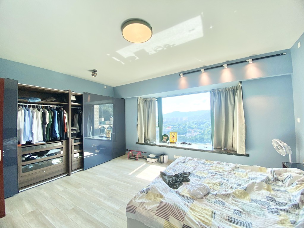 套房面積偌大，擺放寢具無難度。